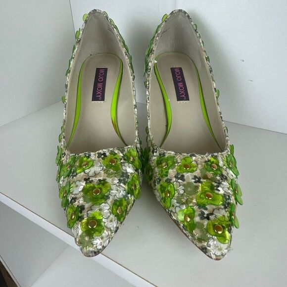 Mojo Moxy Floral Embroidered Fabric and Appliqué Heels 7 - Picture 3 of 11